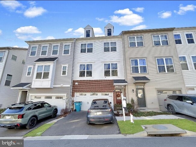 Building Photo - 13266 Dowdens Ridge Dr