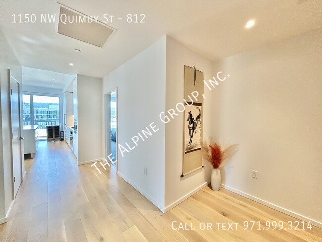 Building Photo - HALF OFF! Vista Condo Available with a View!