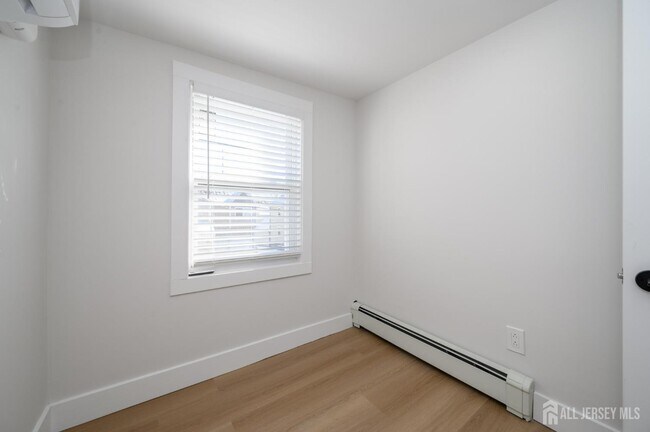 Building Photo - 8 Orchard St