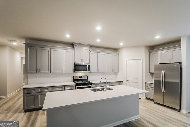 Building Photo - 5842 Un Grv Dr