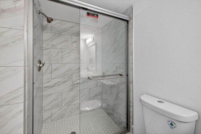 Building Photo - 14375 Strathmore Ln