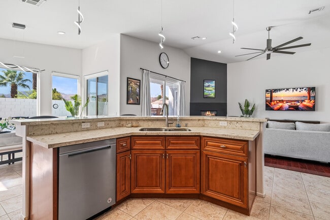 Building Photo - 79535 Dandelion Dr