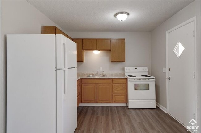 Building Photo - 2975 Salina Ct