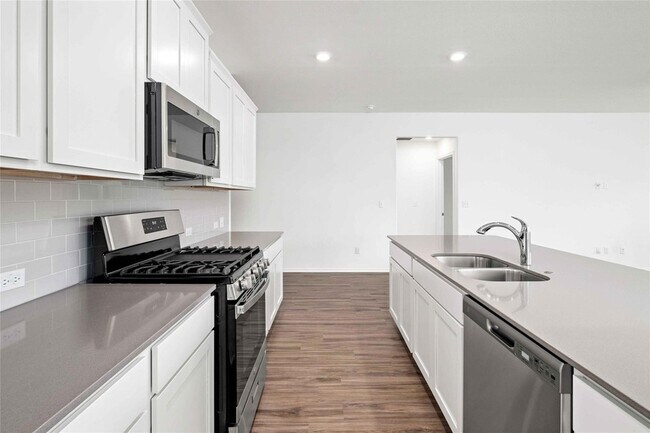 Building Photo - 416 Escondido Cir