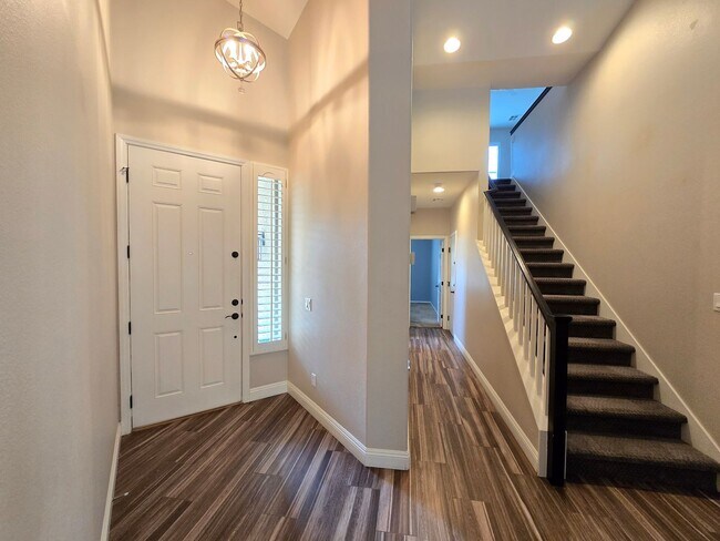 Building Photo - Unique Summerlin Home!
