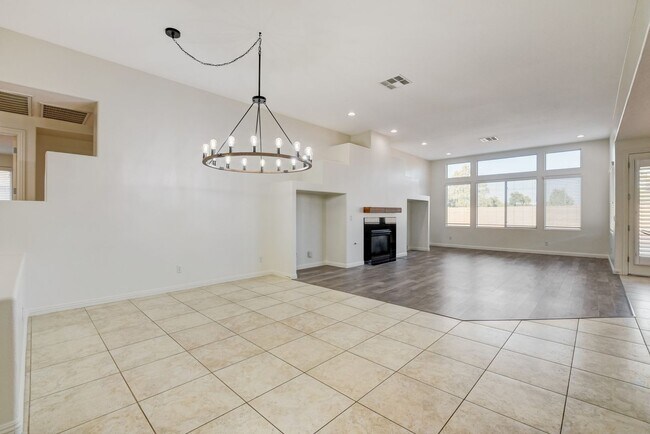 Building Photo - Single Family Home on 20k SQFT Lot in Gated Community