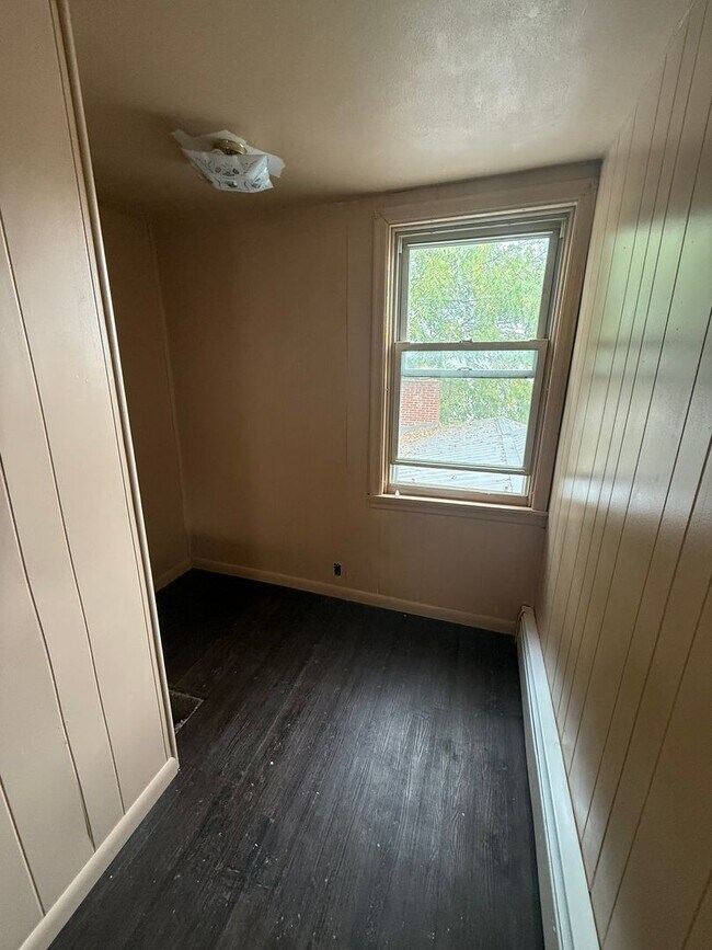 Building Photo - 2 bedroom possibly 3 with oversized Garage/Work Shop in Newville