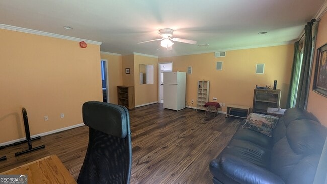 Building Photo - 1002 Deer Hollow Dr