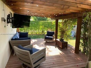 Building Photo - 6300 SW 48th St