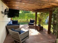 Building Photo - 6300 SW 48th St