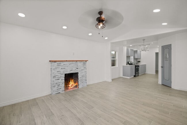 Building Photo - 2606 Justus St