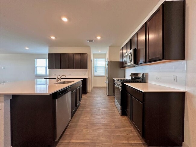 Building Photo - 402 Barton Creek Ln
