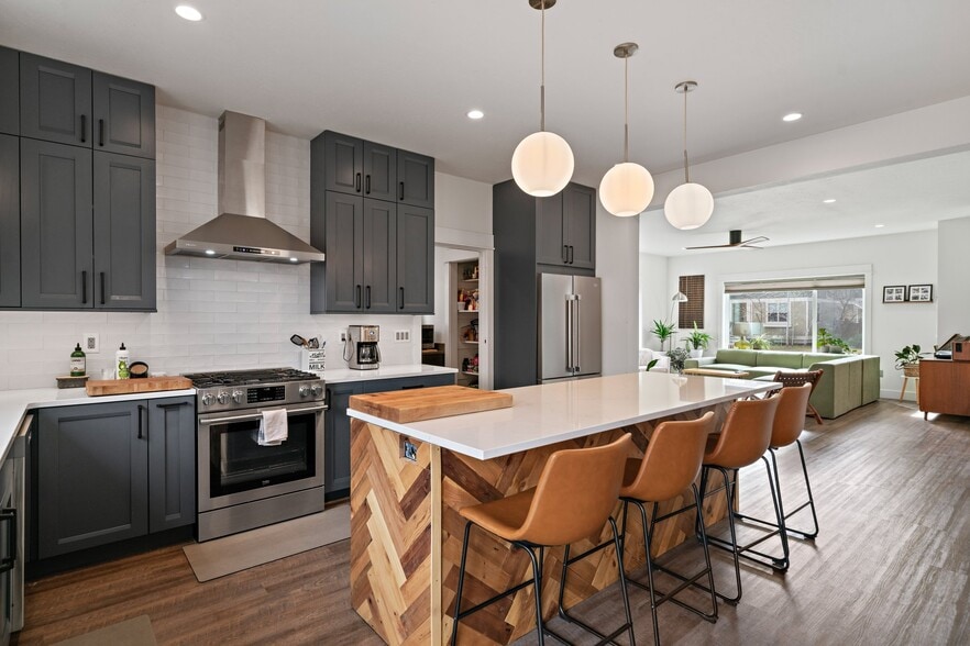 Building Photo - 4451 Alexander St