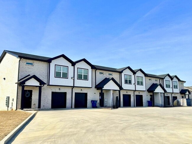 Building Photo - 1174 Meadowhill Ln