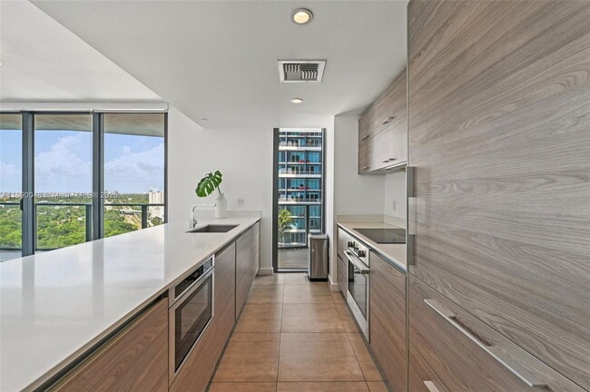 Building Photo - 1300 S Miami Ave