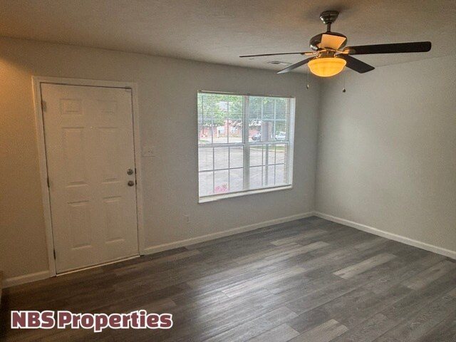 Building Photo - 2920 Colt Dr NE