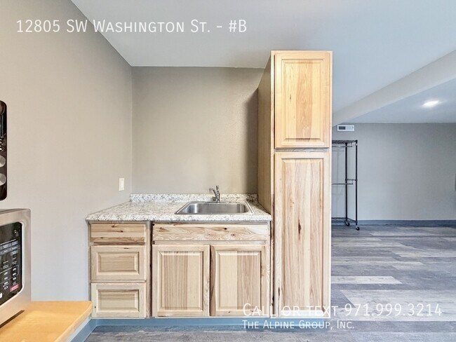 Building Photo - 12805 SW Washington St