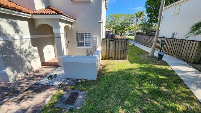 Building Photo - 12601 SW 143rd Ln