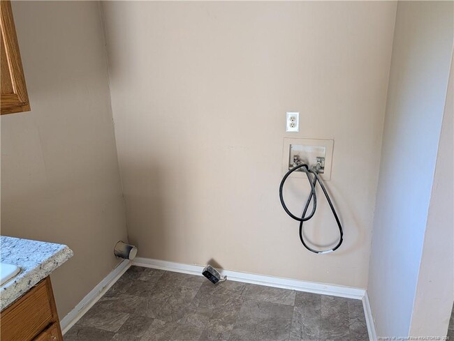 Building Photo - 203 Wall St