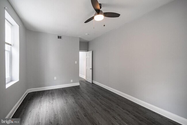 Building Photo - 5847 Willows Ave
