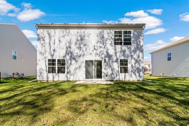 Building Photo - Now Leasing! Comfortable Family Home on Ke...