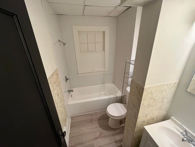 Building Photo - 2011-13 Pierce St