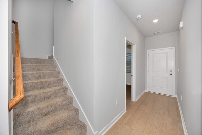 Building Photo - 147 Wolfe Ln