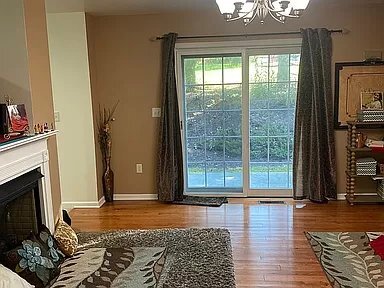 Building Photo - 4150 Roth Farm Village Cir