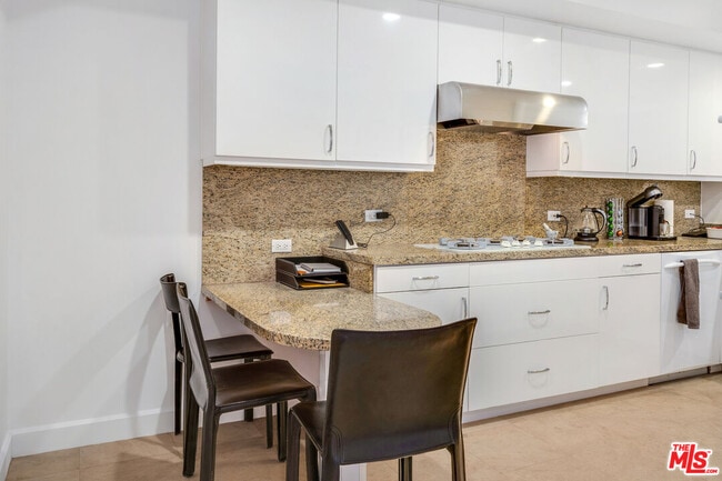 Building Photo - 701 Ocean Ave