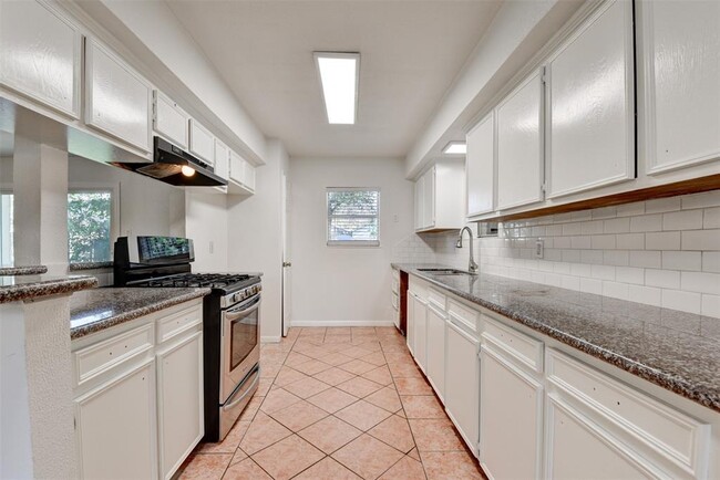 Building Photo - 219 Schley St