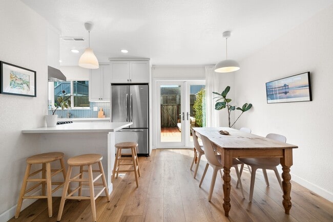 Building Photo - 3850 Bramble Ln