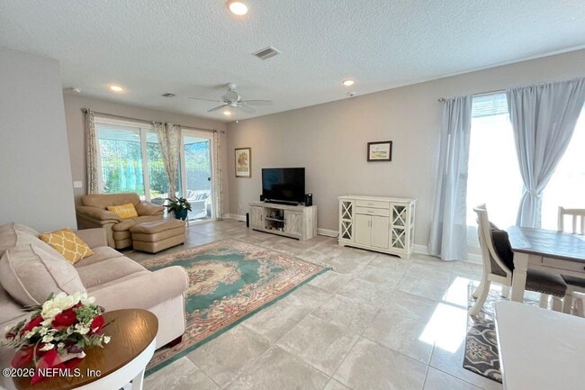 Building Photo - 192 Vista Lake Cir