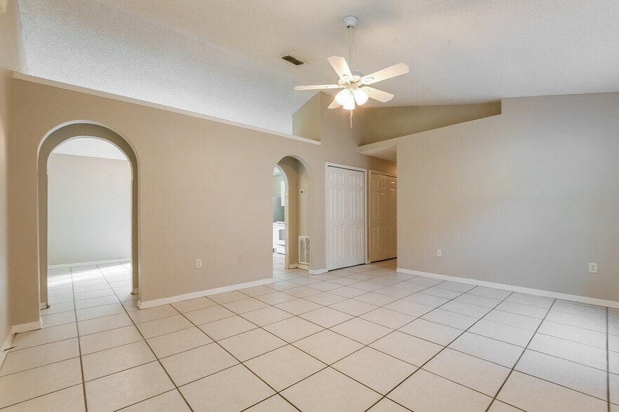 Building Photo - 160 Gleason Cove
