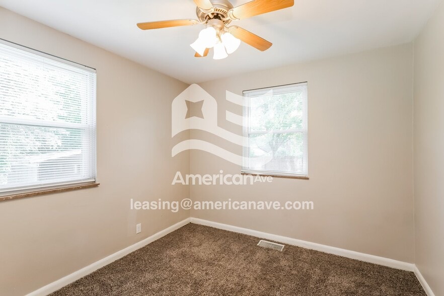 Building Photo - 9448 Beech Dr