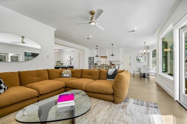 Building Photo - 6300 Bon Terra Dr