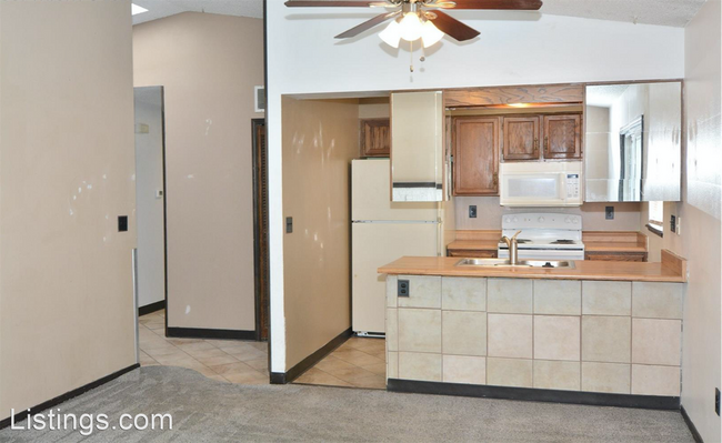 Building Photo - 3 br, 1 bath House - 8195 Freemantle Dr