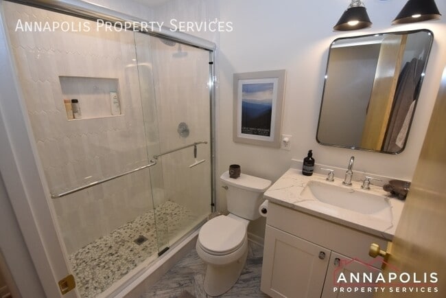 Building Photo - 364 Dun Robbin Dr