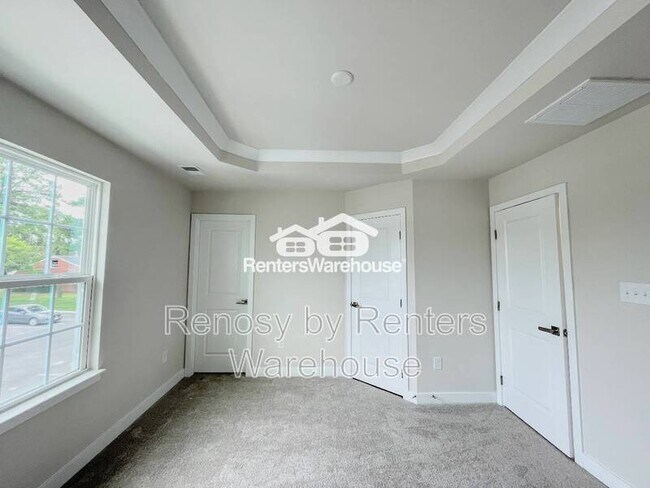 Building Photo - 202 Reid's Pl Dr