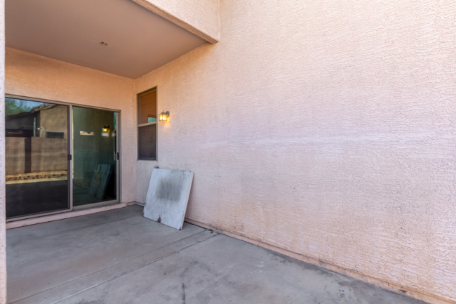 Building Photo - 9004 W Fullam St