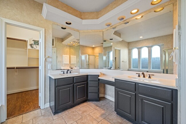 Building Photo - 9306 Lochflora Dr