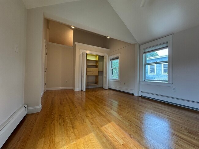 Building Photo - 118 Sherman St