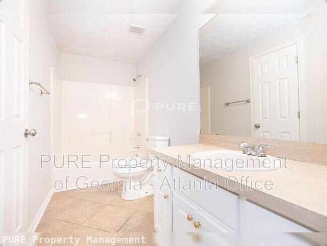 Building Photo - 2414 Leeward Ct