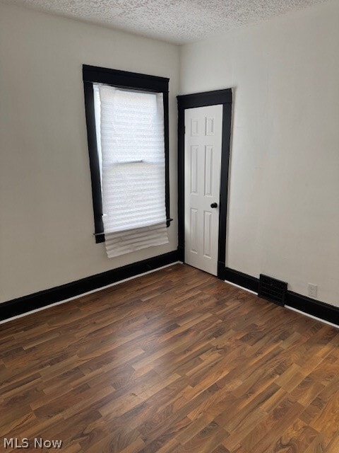 Building Photo - 12001 Oakview Ave