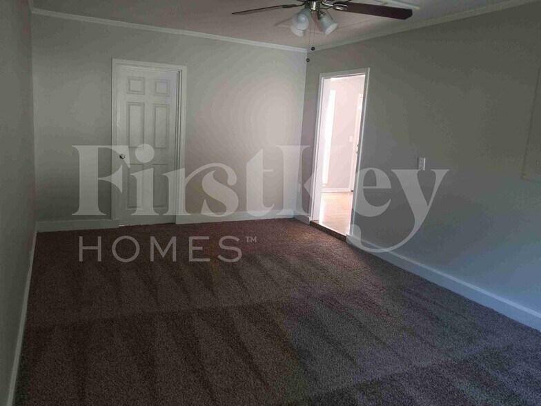 Building Photo - 430 Citadel St