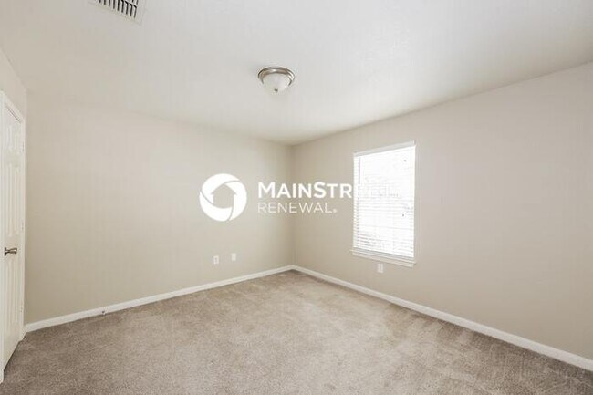 Building Photo - 3 Bedroom Pet-Friendly Home in San Antonio, TX with Main Street Renewal