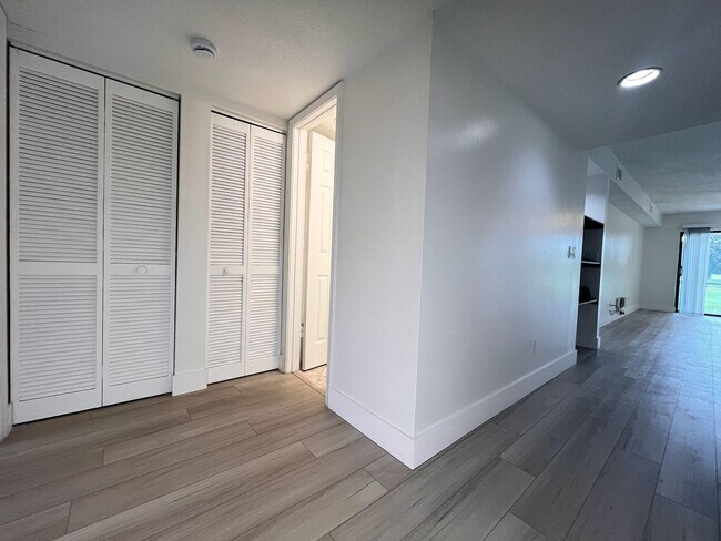 Building Photo - 2061 Keystone Dr