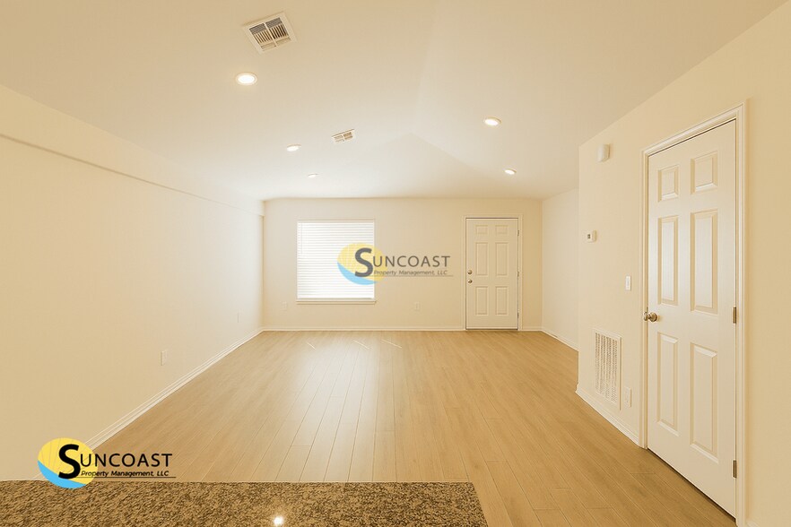 Building Photo - 608 Skyline Blvd