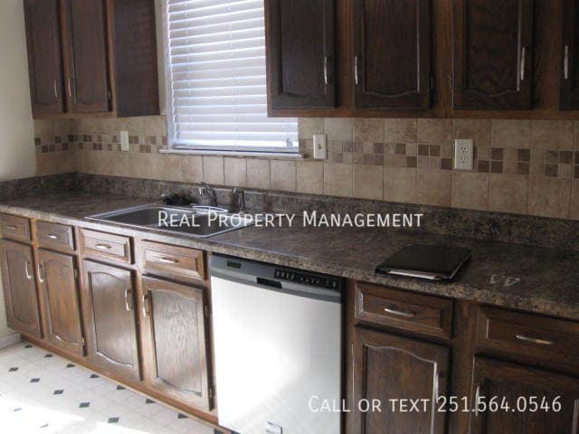 Building Photo - 5710 Green Hill Ct