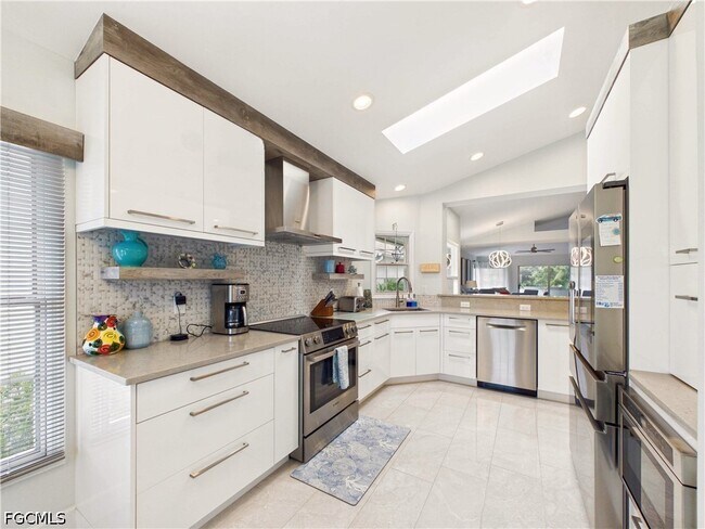 Building Photo - 27171 Enclave Dr