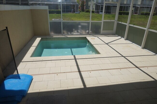 Building Photo - Spacious 3 Bed 3 Bath Townhome with Pool